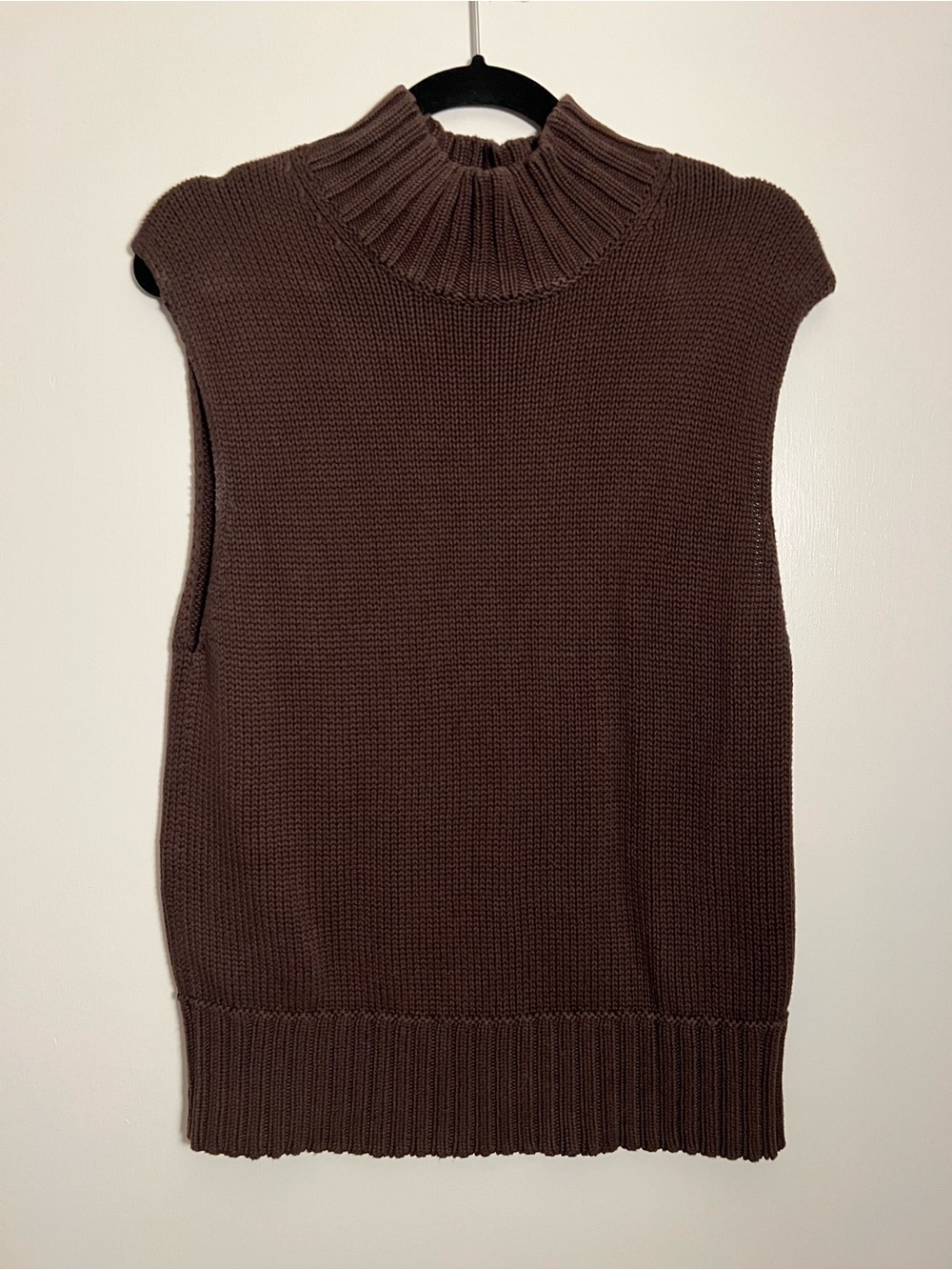 Abercrombie & Fitch Sleeveless Knit Sweater Vest - Chocolate Brown
